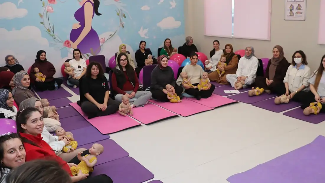 Türkiye'de bir ilk! Doğum Dostu Ebe Destek Merkezi hizmete açıldı