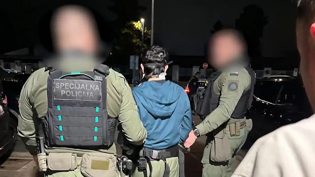 Son Dakika! Kırmızı bültenle aranan 13 suçlu Türkiye'ye getirildi