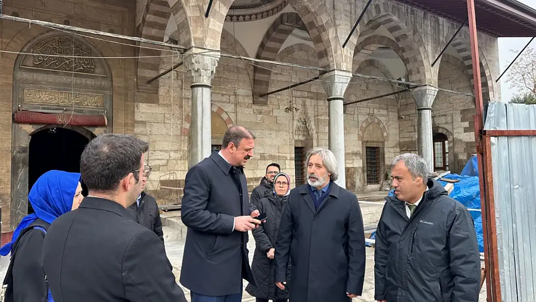 Vakıflar Genel Müdürü Aksu Konya'nın tarihi hazinelerini inceledi