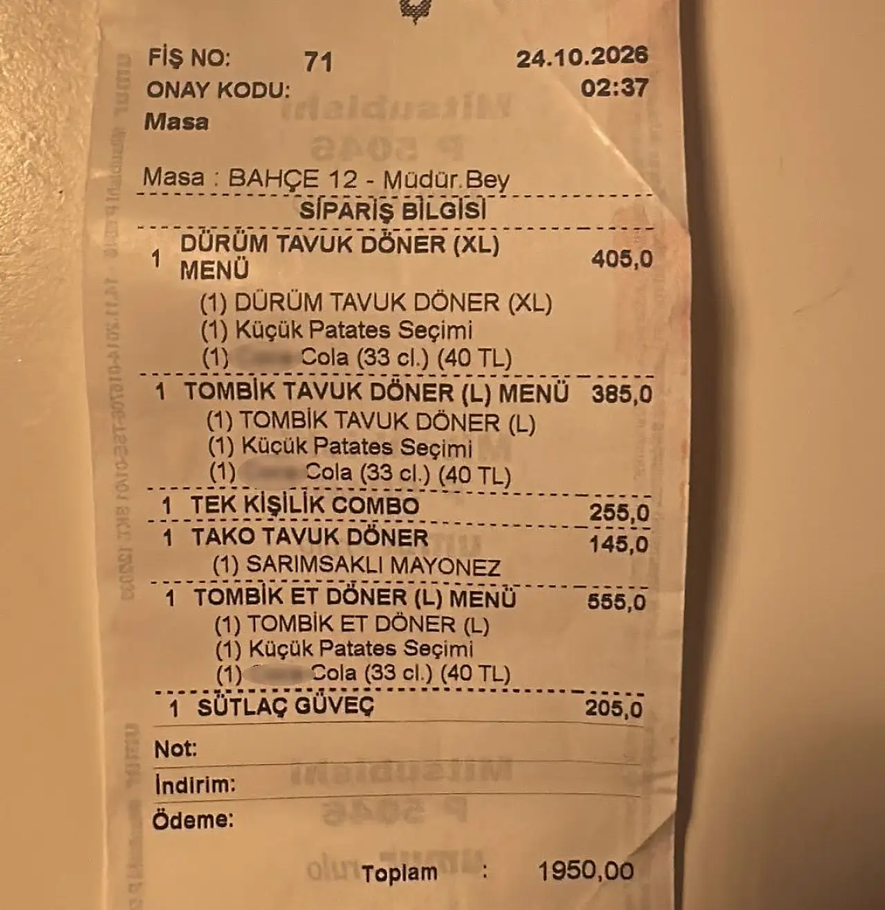 Bin 950 lira hesabı ödemeyip çitten atlayarak kaçtılar
