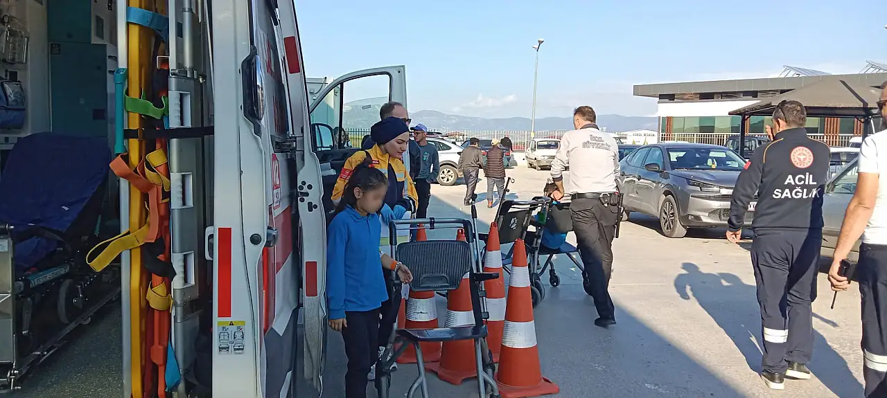 İlkokuldaki 9 öğrenci hastaneye kaldırıldı