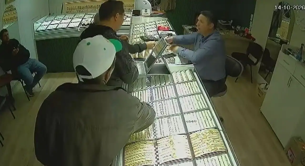 Konya'da altınlarını bozdurmaya gitti, dolandırılmaktan son anda kurtuldu!