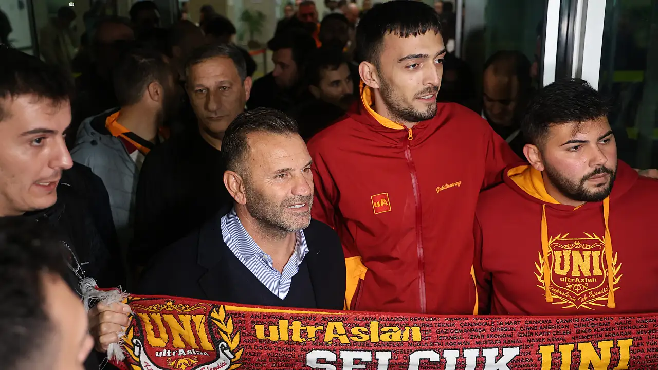 Galatasaray Konya'ya ulaştı: Okan Buruk ve öğrencilerine yoğun ilgi
