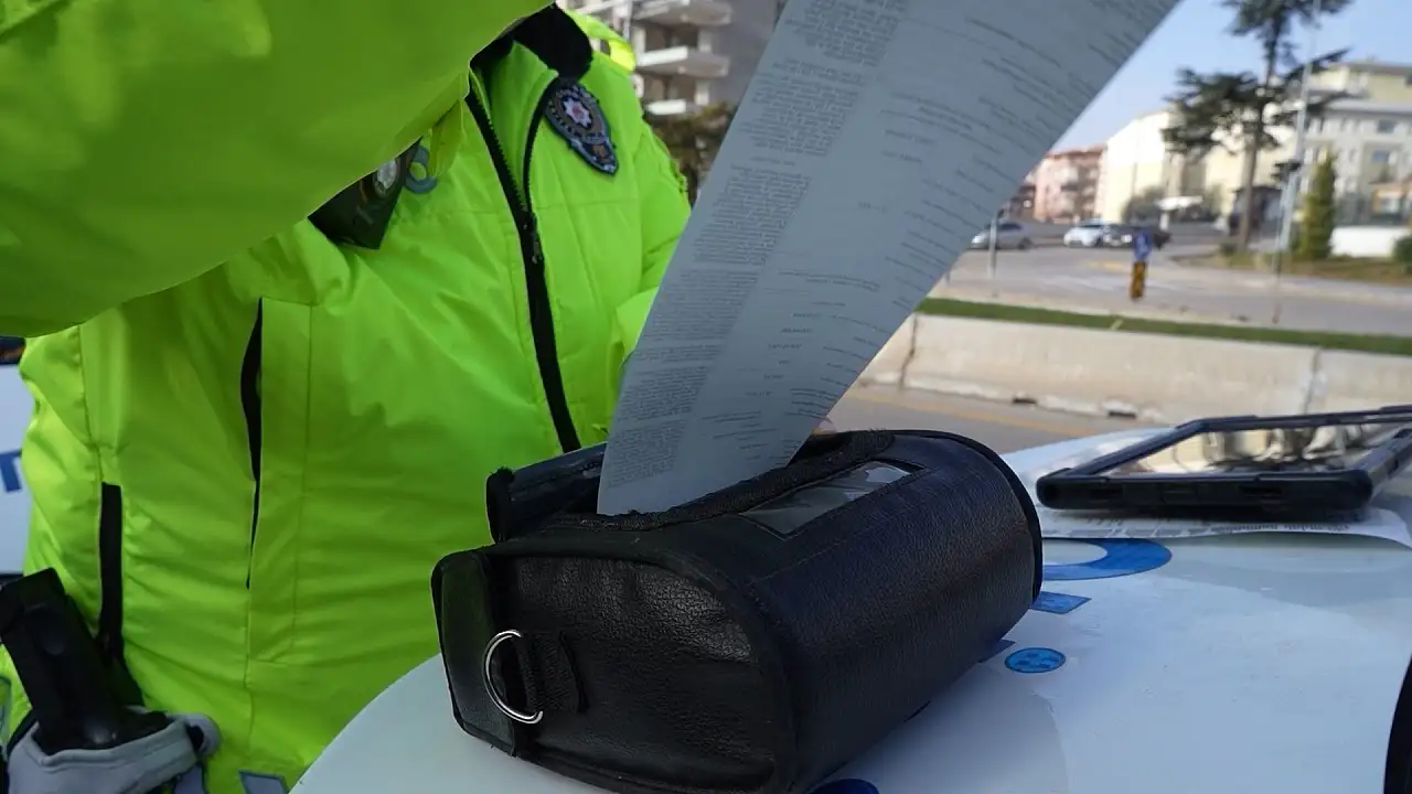 Ehliyetsiz sürücünün planını dron bozdu