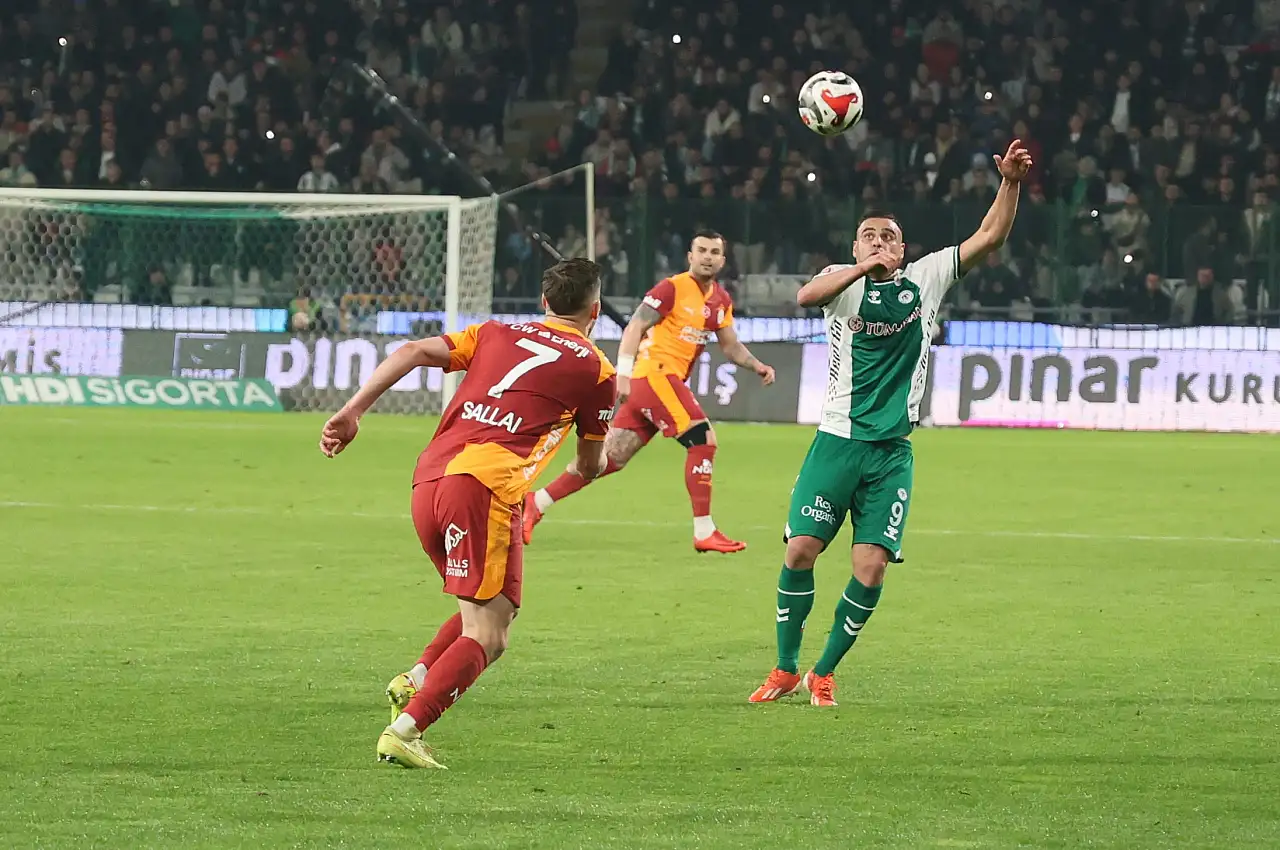 Konyaspor rakibine travma oluşturuyor