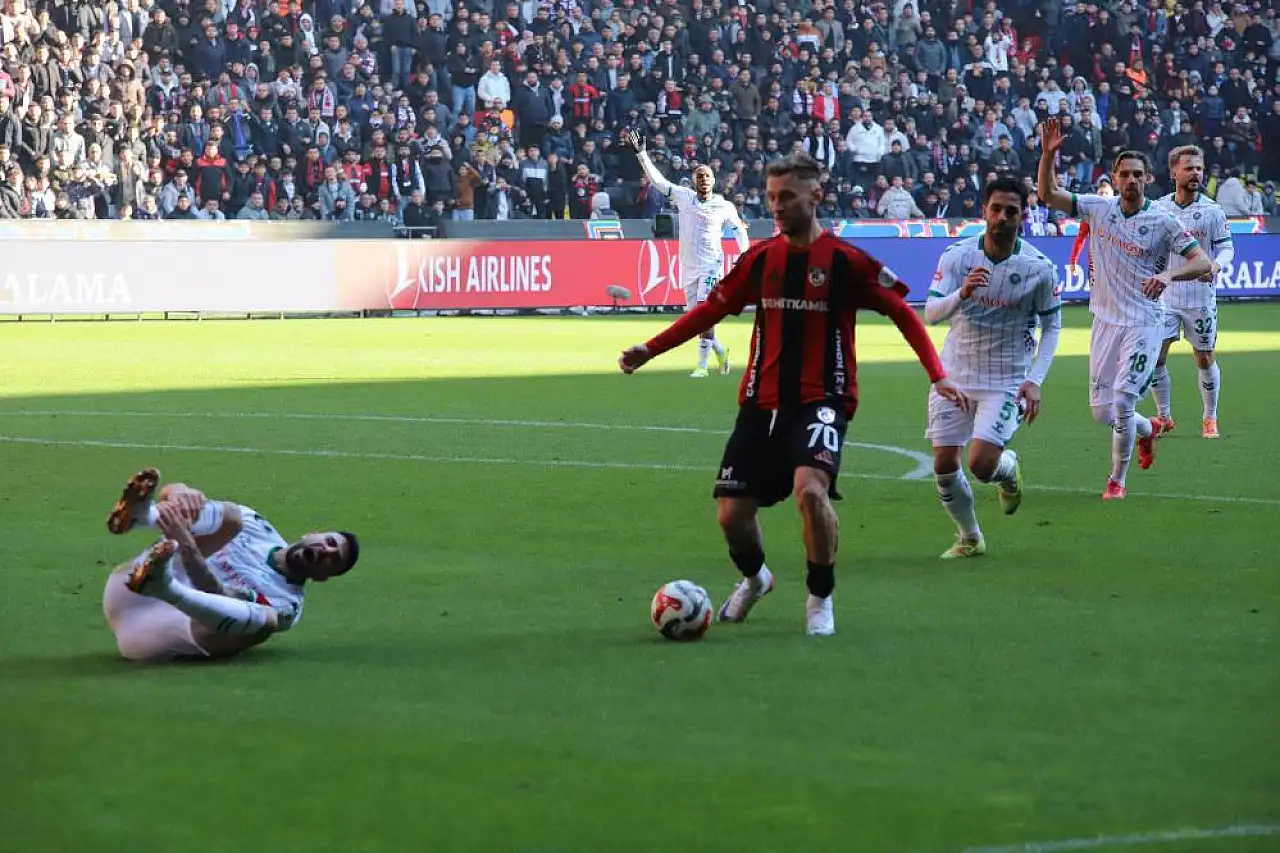 Kadir Sağlam'ın kırmızı kartları cebinde kaldı: Konyaspor'un itirazı büyük