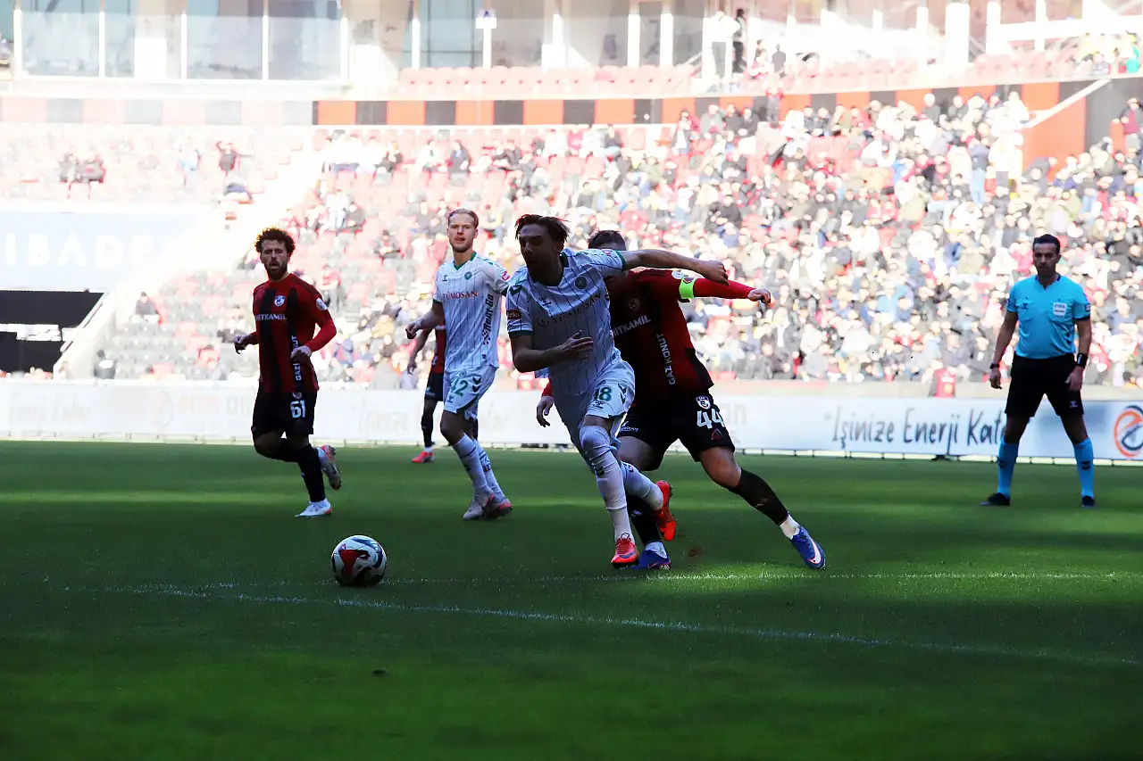 Kadir Sağlam'ın kırmızı kartları cebinde kaldı: Konyaspor'un itirazı büyük