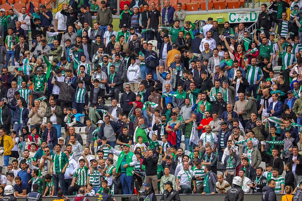 Konyaspor'da taraftarının inancı arttı
