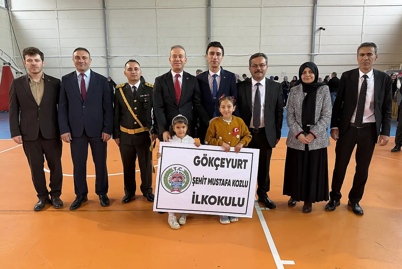 Yalnızlığı geride kaldı: Konyalı İlayda 29 Ekim'i arkadaşlarıyla kutladı
