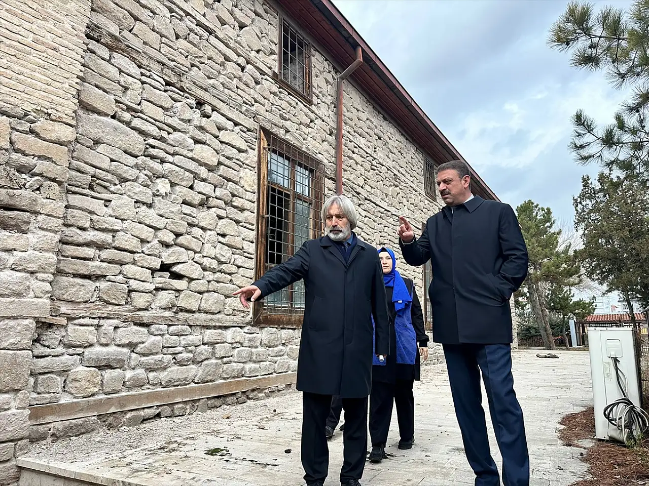 Vakıflar Genel Müdürü Aksu Konya'nın tarihi hazinelerini inceledi