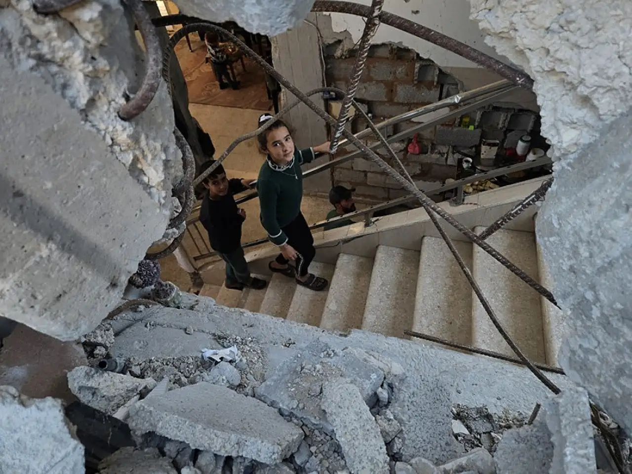 Gazze'de ateşkes kağıt üzerinde kaldı: İsrail saldırılarında can kaybı 71 bin 657'ye yükseldi