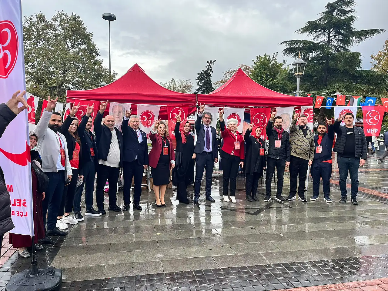 MHP Selçuklu İlçe Başkanlığı'ndan anlamlı buluşma: Kültürpark'ta Cumhuriyet'in 103. yılı coşkusu!