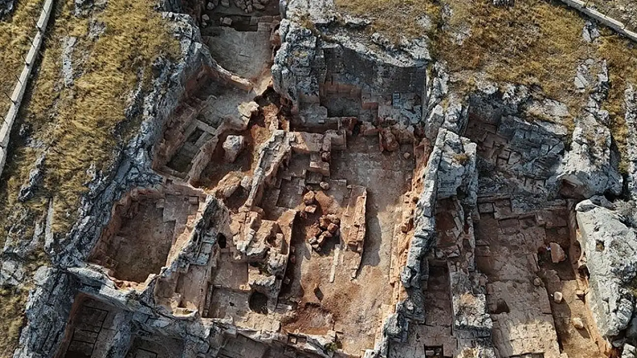 Kommagene uygarlığının önemli kentlerinden Perre Antik Kenti'nde yeni bulgular ortaya çıkarıldı
