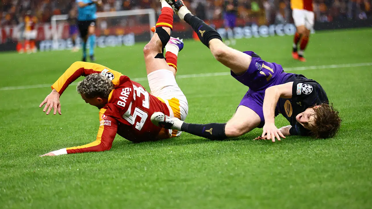 Galatasaray, Şampiyonlar Ligi'nde Barcelona'ya 4-1 mağlup oldu
