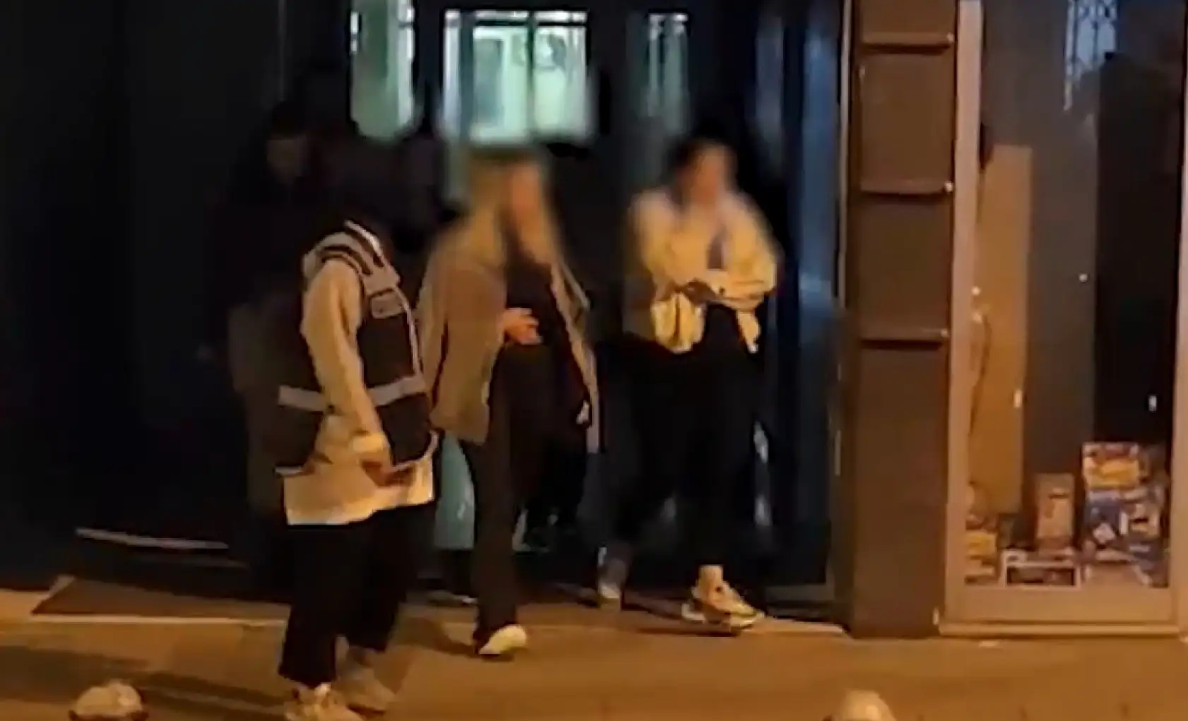 Masaj salonu kisvesi altında fuhuş skandalı: 10 şüpheli tutuklandı