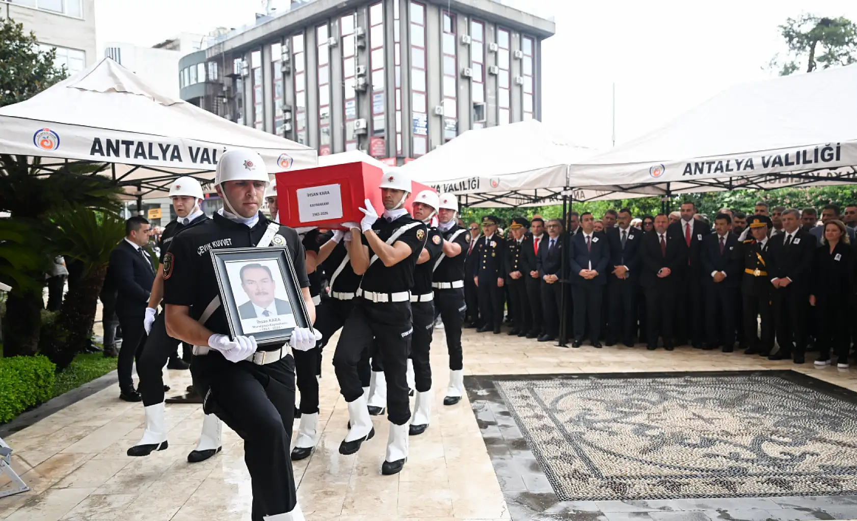 Konyalı sevilen isme acı veda! 'Kelimeler boğazımda düğümleniyor'
