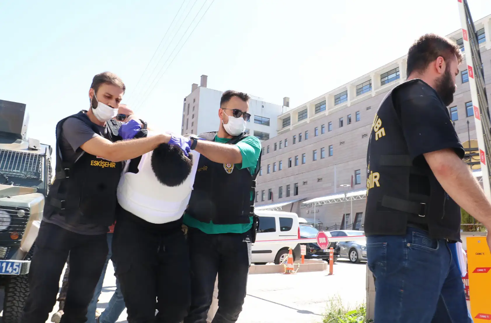 Sokakta 5 kişiyi bıçaklayıp 75 yıl ceza almıştı Arda Küçükyetim cezaevinde hayatını kaybetti