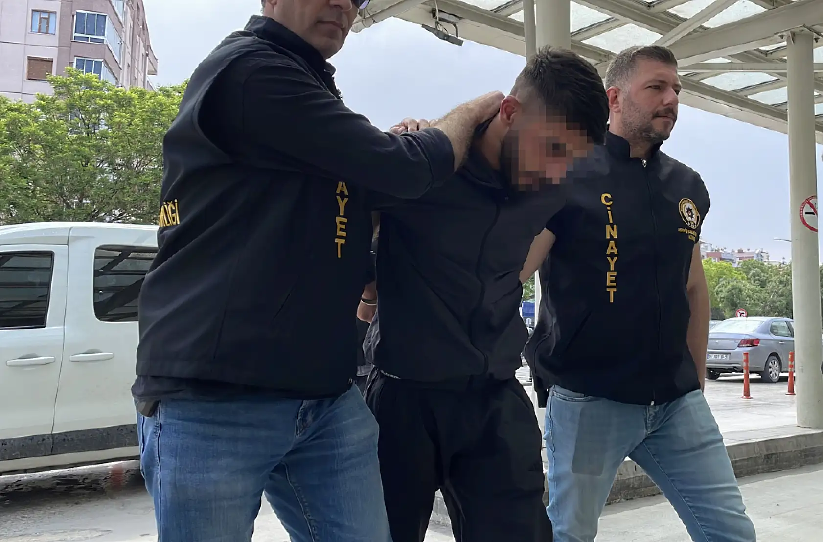 Konya merkezde annesinin sevgilisini öldürüp kaçan zanlı yakalandı