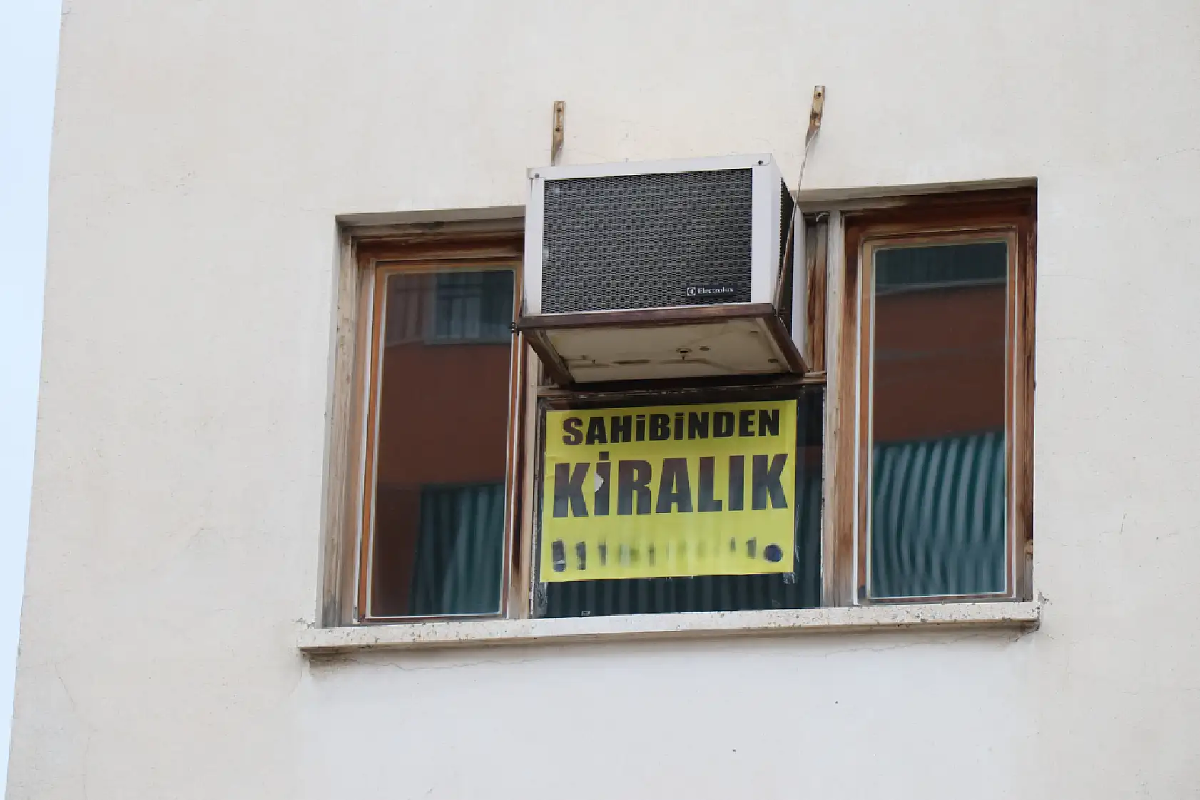 Pes dedirten kira ilanı: 26 maddelik şart listesi sosyal medyayı salladı