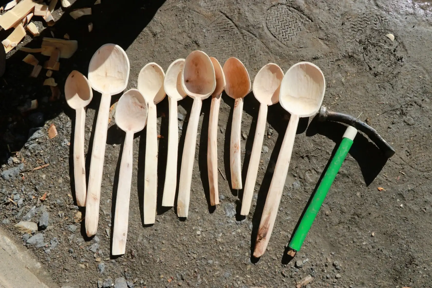 Konya'da yarım asırlık ata mirası: İlyas Usta ağaçları sanata dönüştürüyor