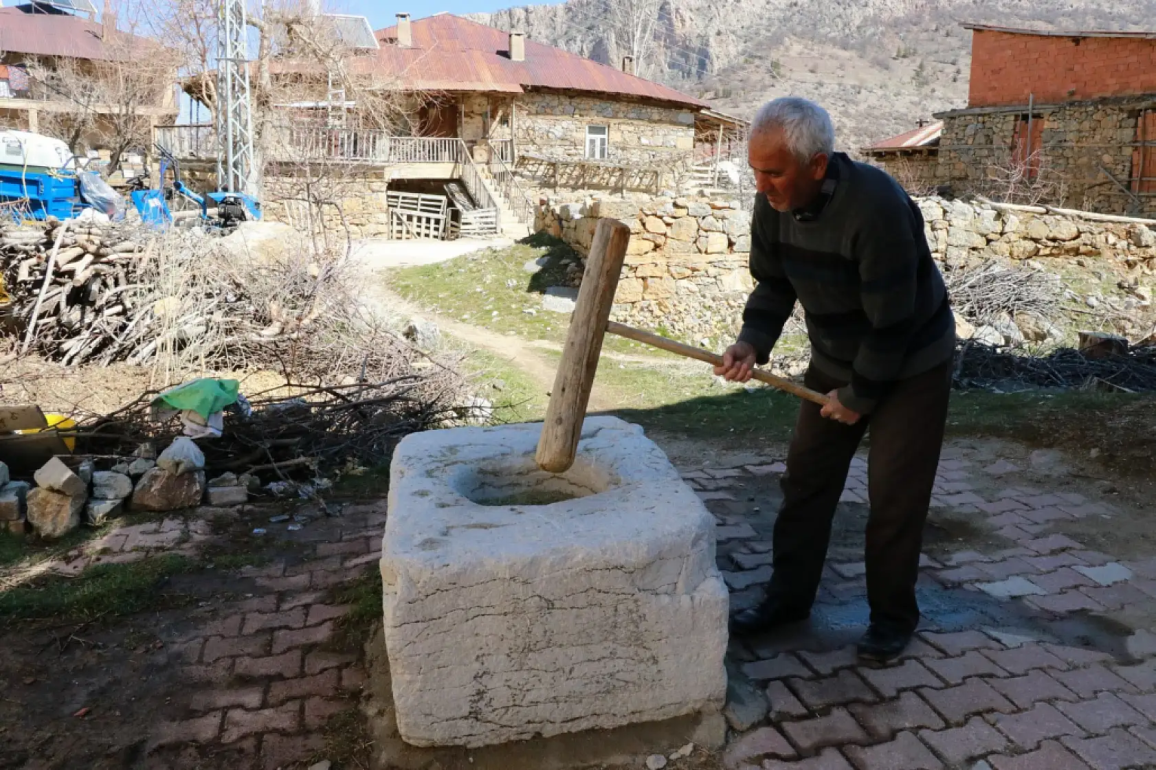 Konya'da 300 yıllık gelenek: Mutfak robotuna meydan okuyor