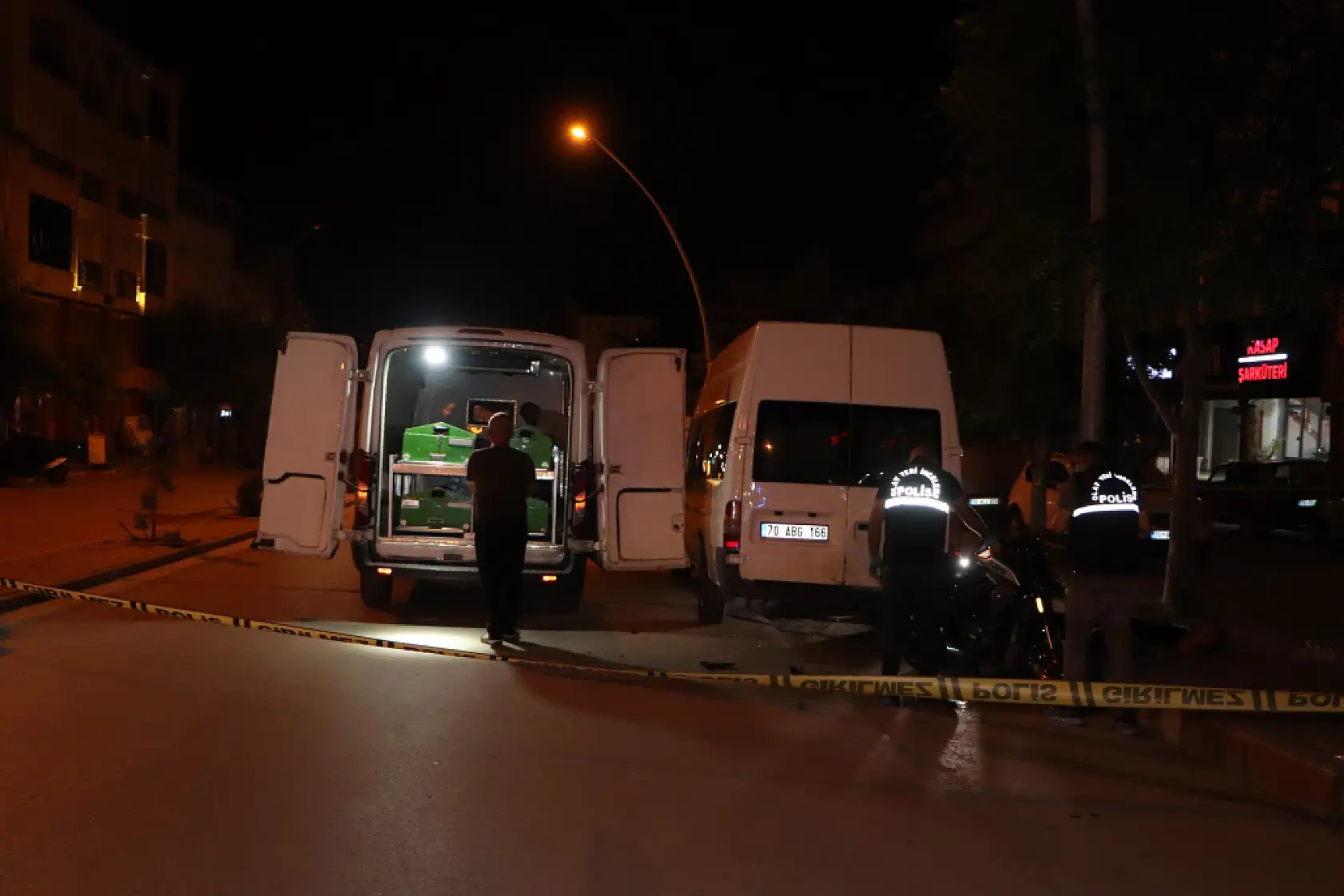 Gece yarısı acı kaza: 2 gence mezar oldu