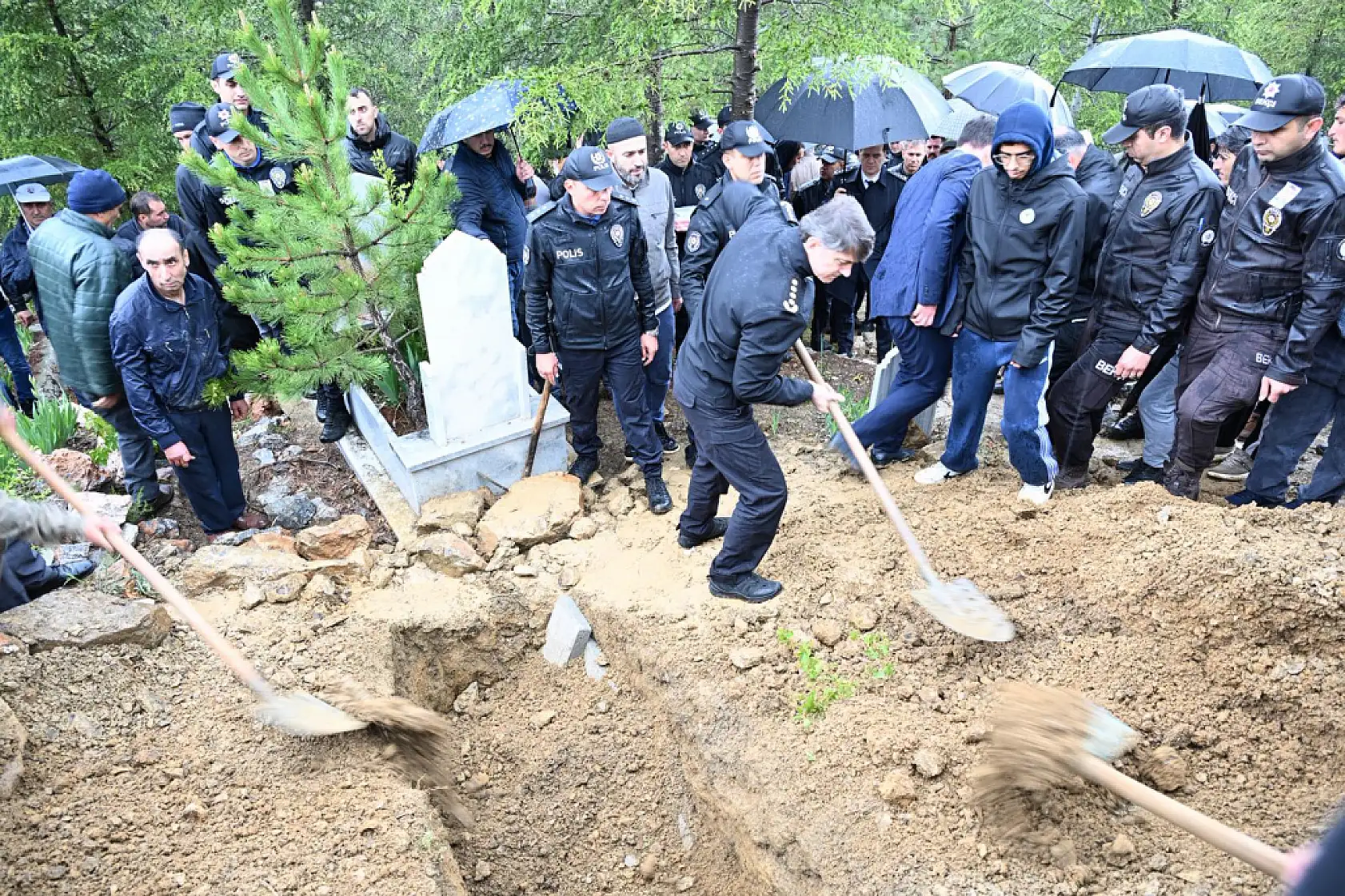 Konya Emniyetinin acı günü: Son yolculuğuna uğurlandı