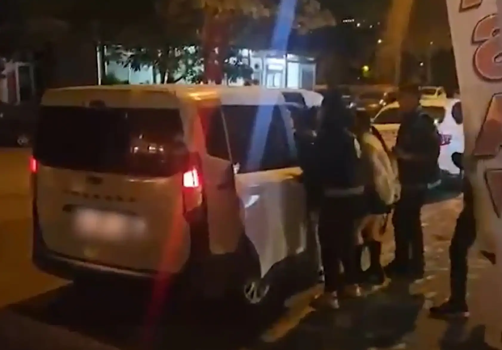 Masaj salonu kisvesi altında fuhuş skandalı: 10 şüpheli tutuklandı