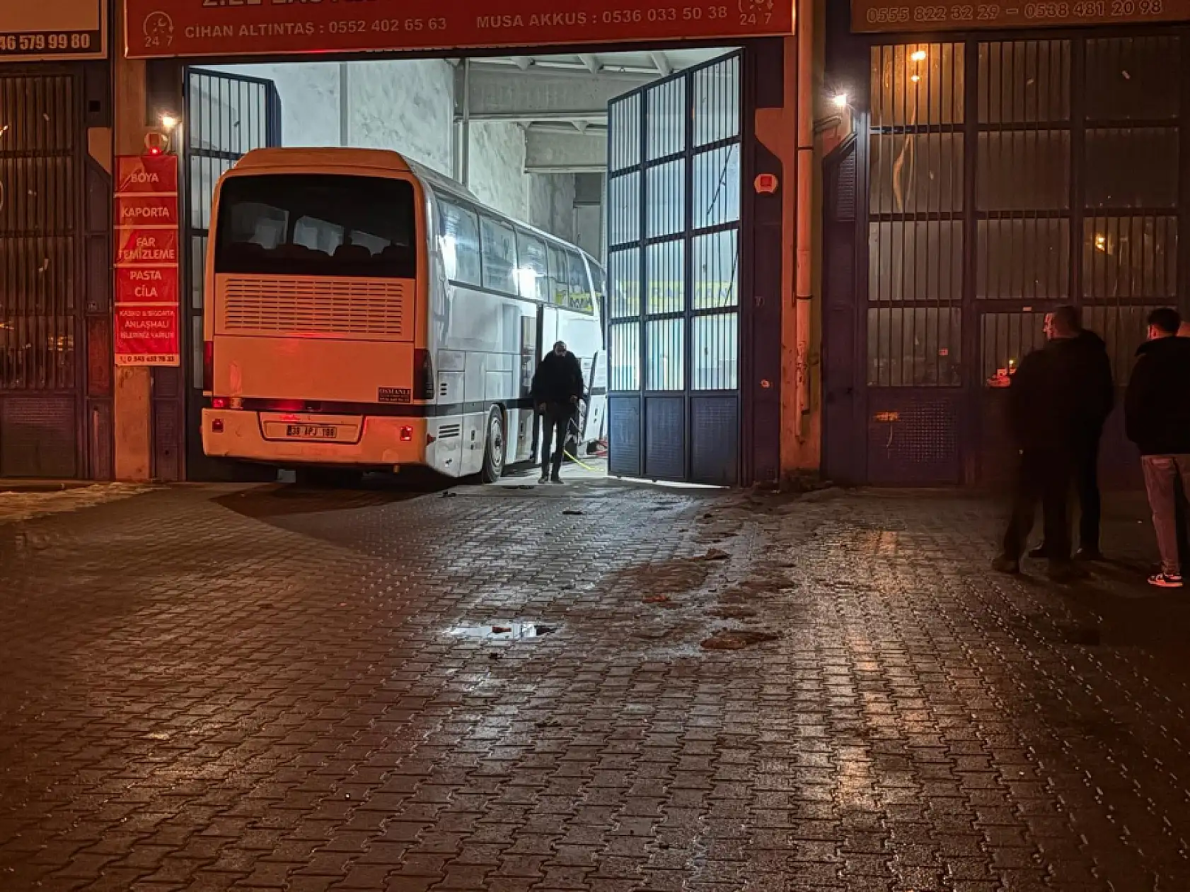 Feci iş kazası... Bakımını yaptığı otobüsün altında kalan tamirci can verdi