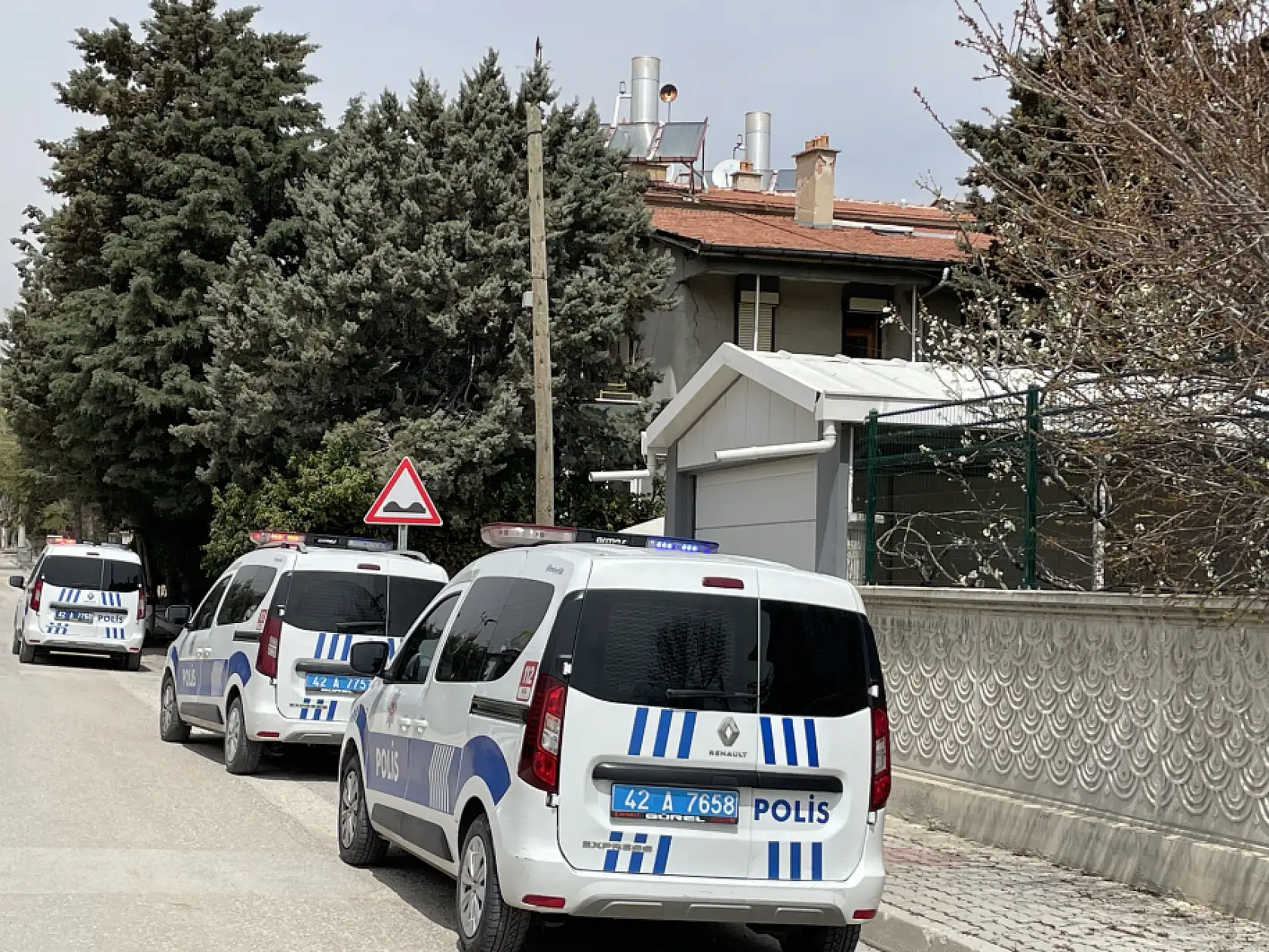 Konya merkezde meydana gelen deprem sonrası 2 bina tahliye edildi