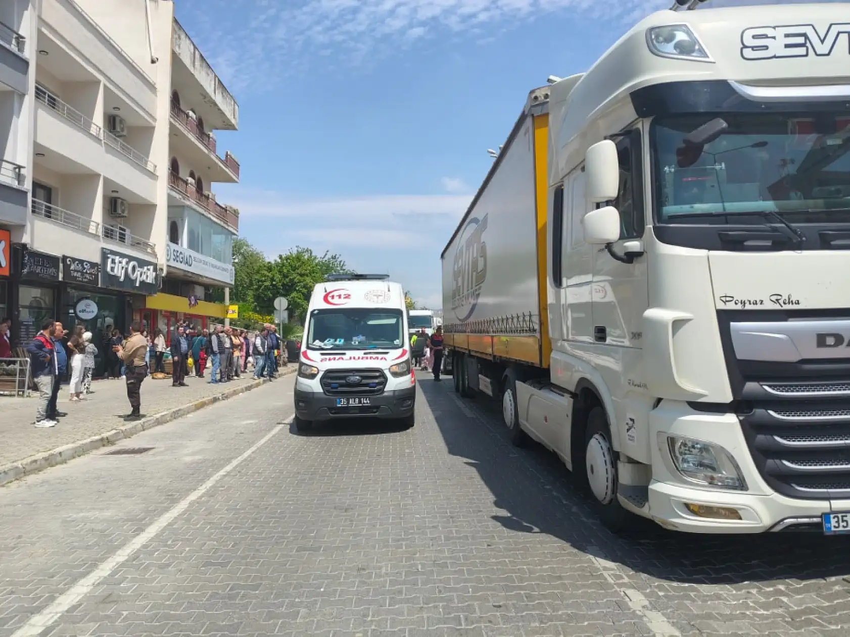 İlkokul önünde can pazarı: Hayatını kaybetti
