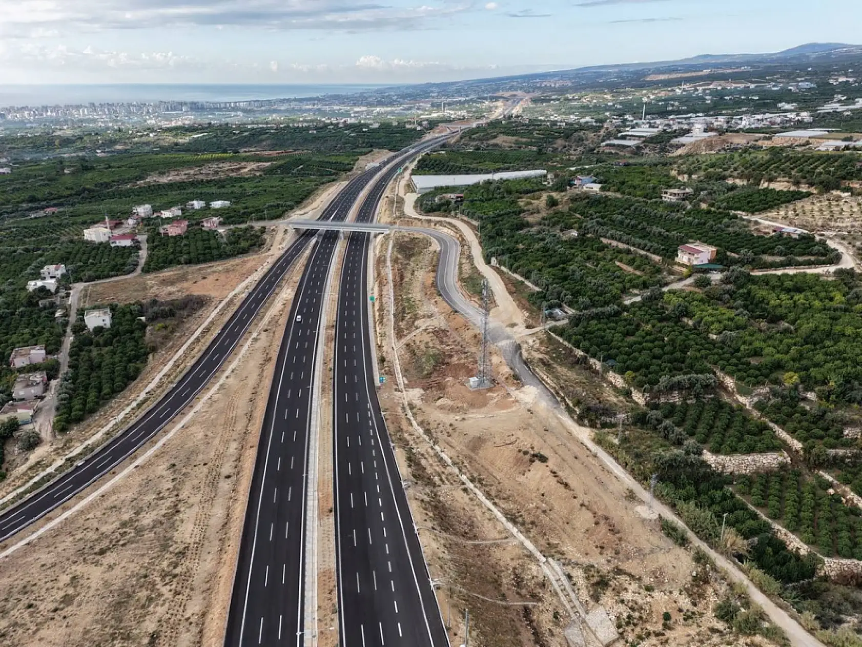Trafiğe neşter: Konya-Mersin transit trafiğini rahatlatan otoyol trafiğe açıldı
