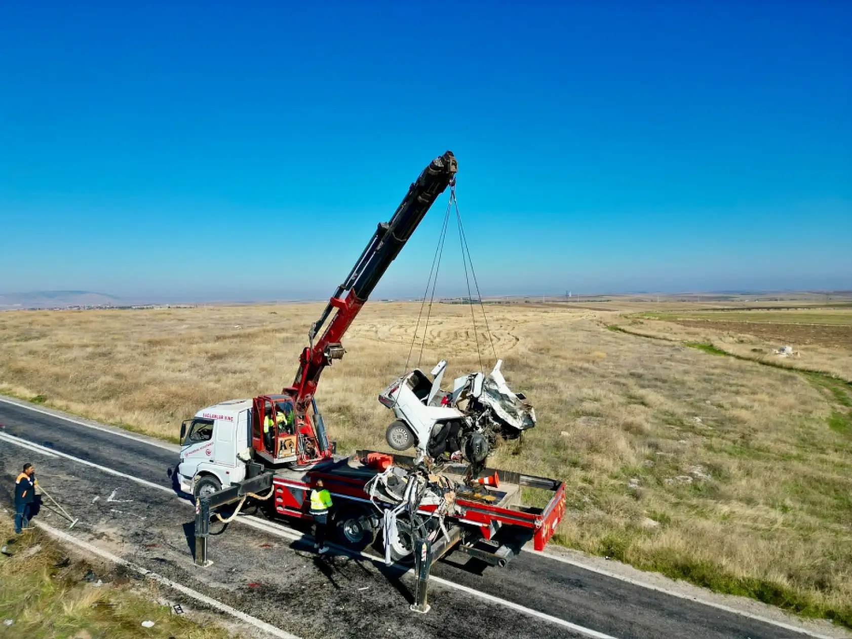 Biri Konya plakalı iki otomobil kafa kafaya çarpıştı: 4 ölü, 4 yaralı