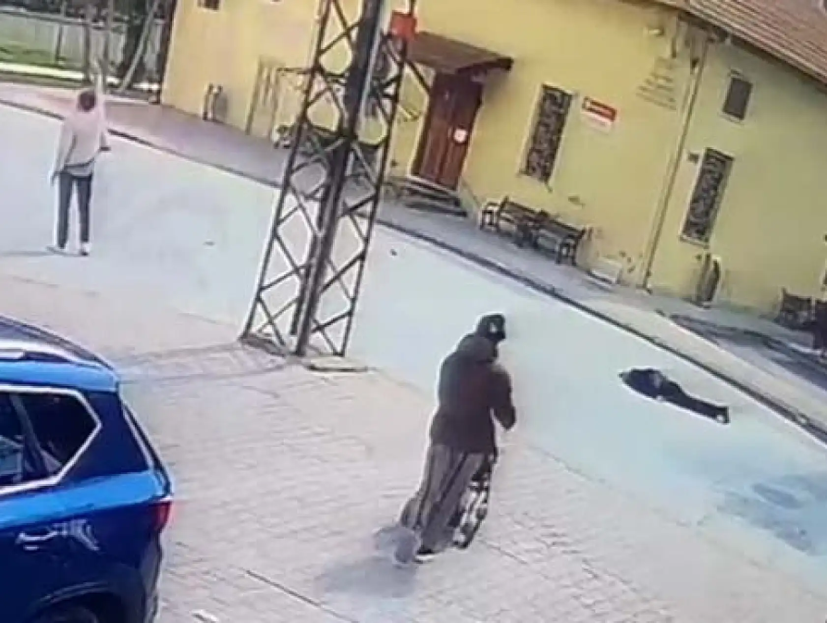 Konya merkezde cami yolunda feci kaza: Yaşlı adam yoğun bakımda, çarpıp kaçan sürücü serbest!