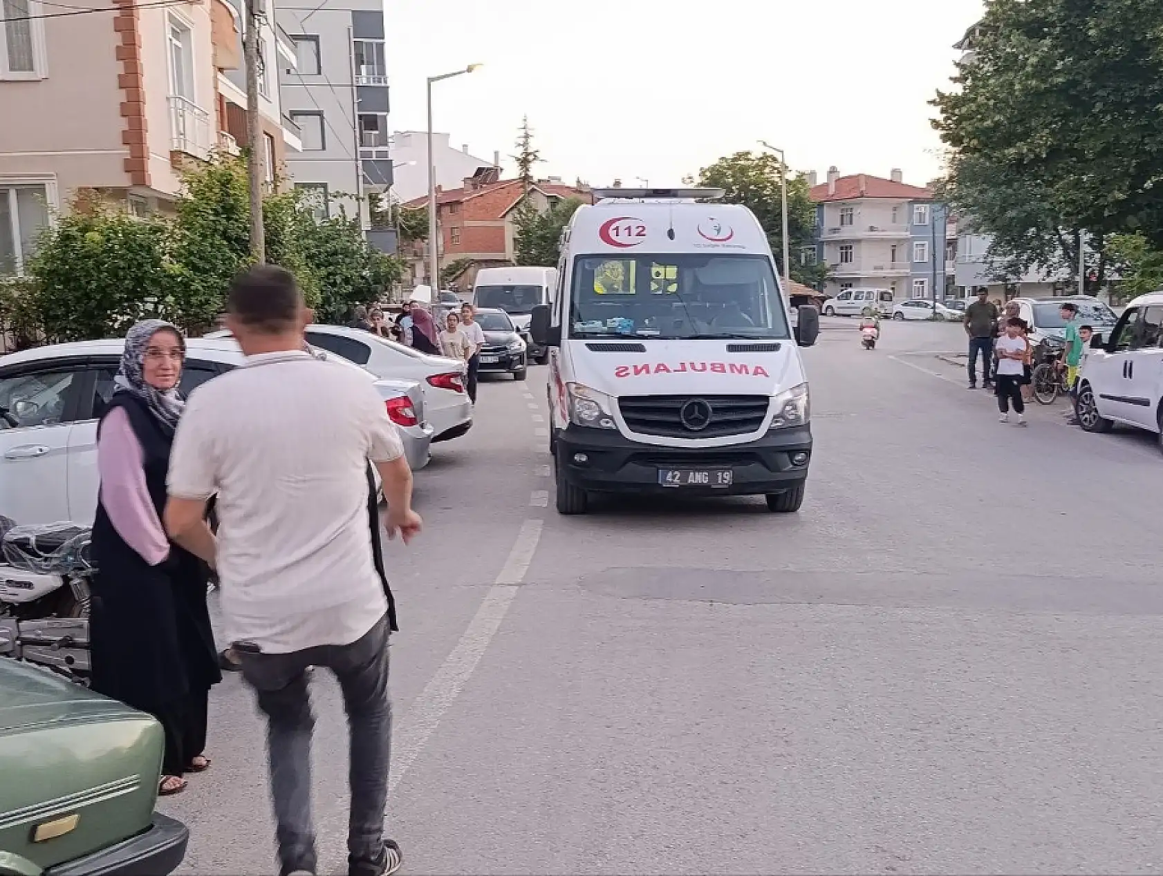 Konya'da genç, dehşeti yaşadı! Kamyoneti durdurmak isterken sıkıştı