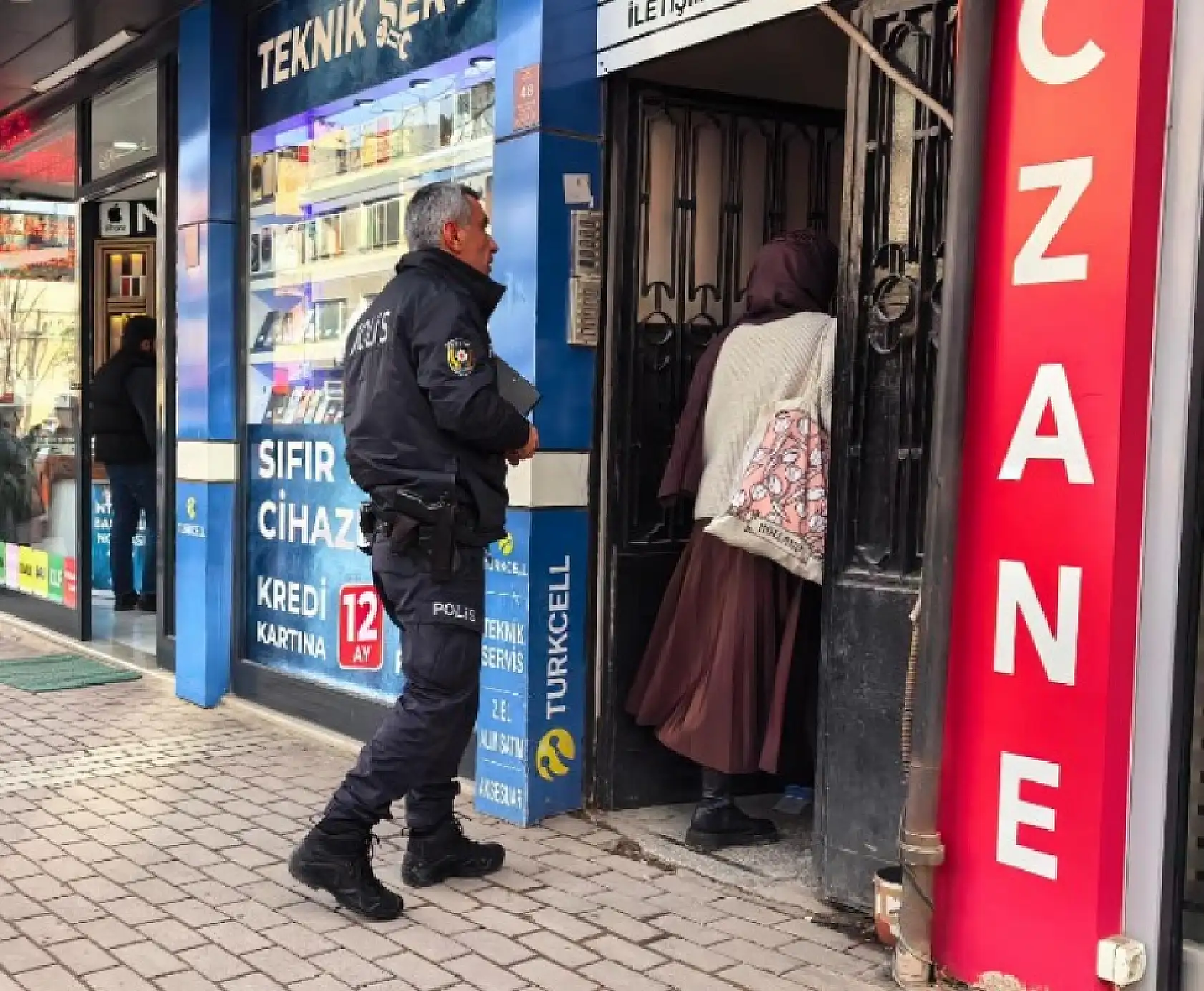 İnegöl'de şüpheli ölüm! Yalnız yaşadığı evinde ölü bulundu