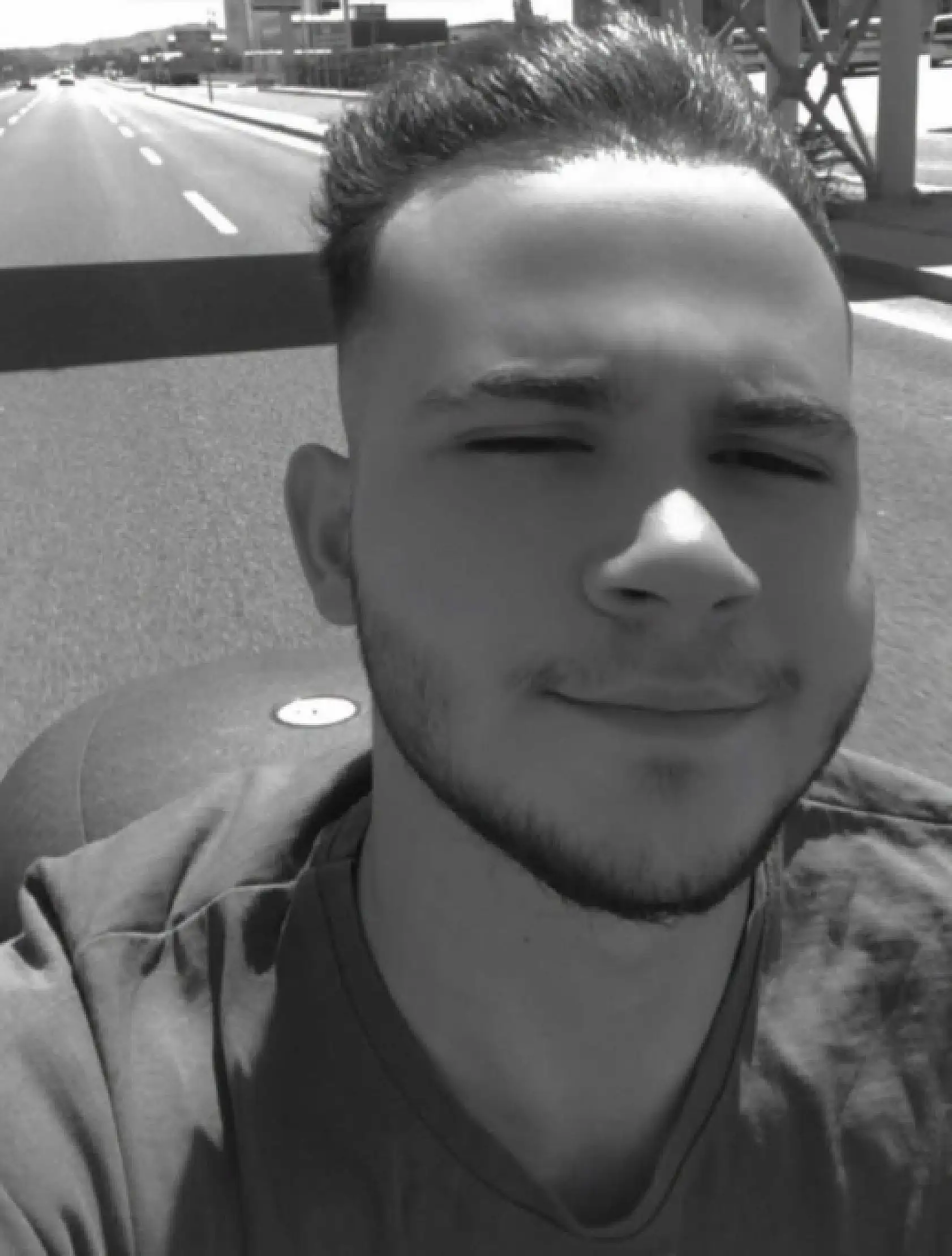 Otomobil kamyona ok gibi saplandı: 4 genç hayatını kaybetti