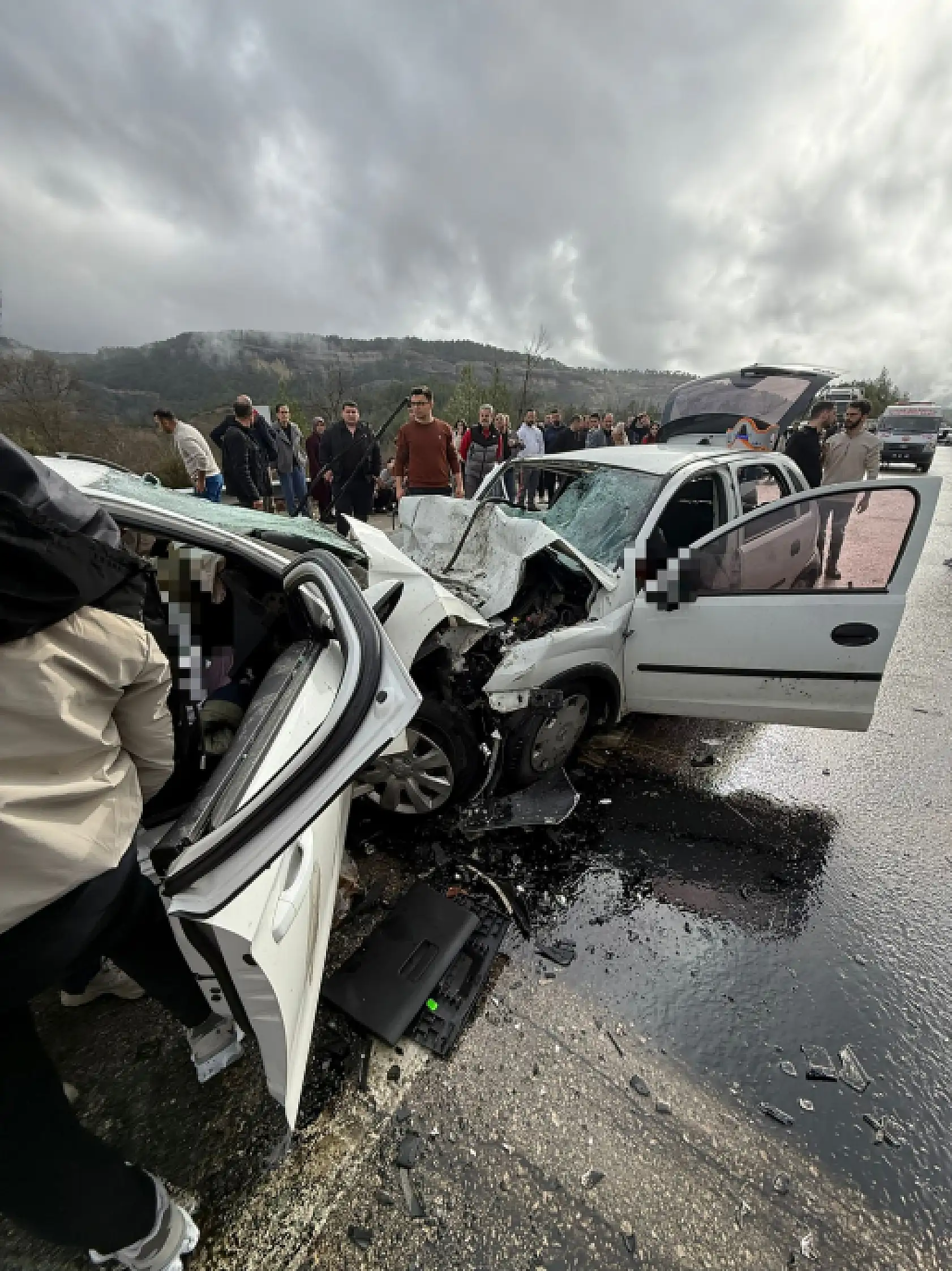 Bir acı haber daha! 6 ölü, 6 yaralı