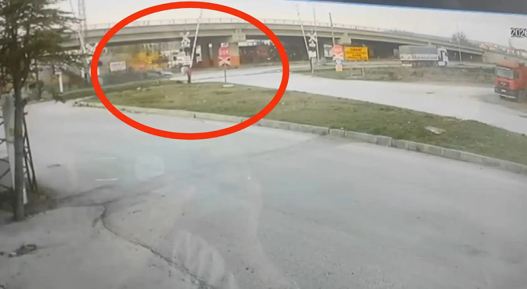 Konya'da trafik kazası: Genç sürücü olay yerinde hayatını kaybetti