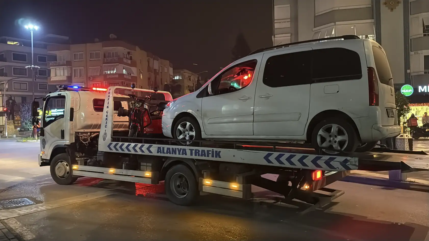 Alacak-verecek kavgası kanlı bitti: 7 yaralı, 4 gözaltı