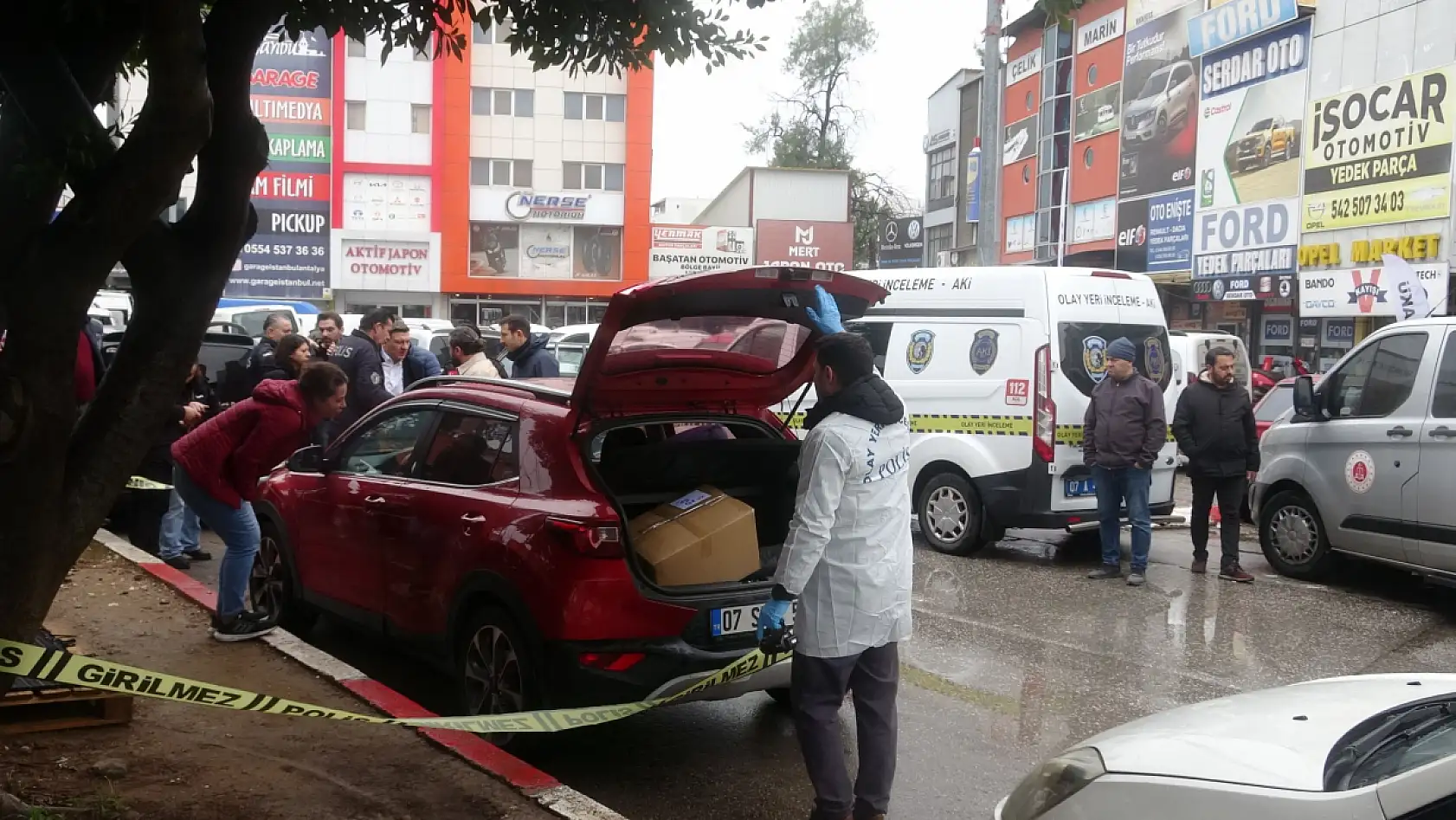 Araç içerisinde tamirci tarafından ölü bulundu, eşinin gözyaşları yürek dağladı