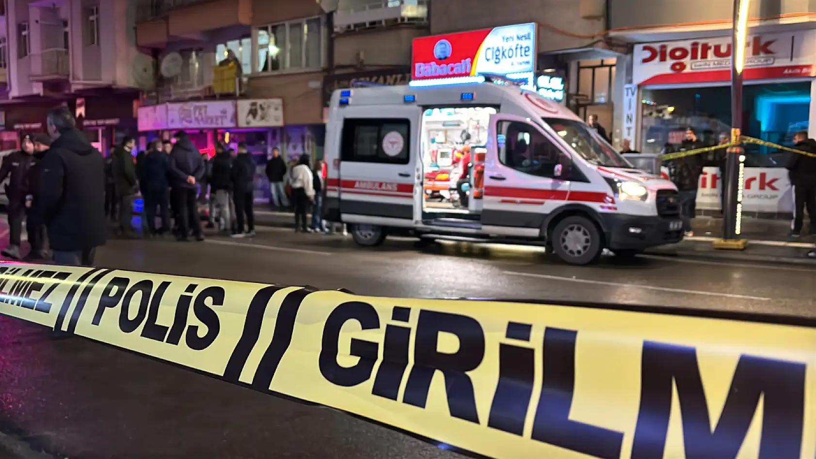 Önce eski eşini ve kuzenini öldürdü, ardından yaşamına son verdi