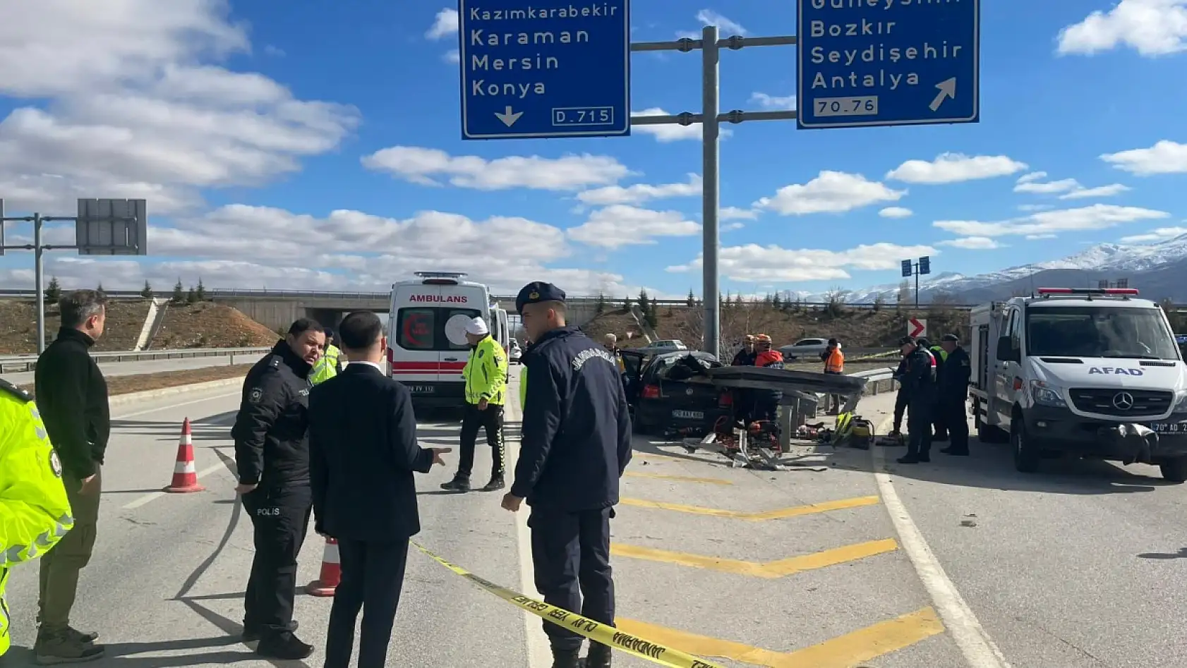 Ramazanın ilk günü Konya yolunda feci kaza: Anne ve baba öldü, 3 yaşındaki kızları yaralı kurtuldu