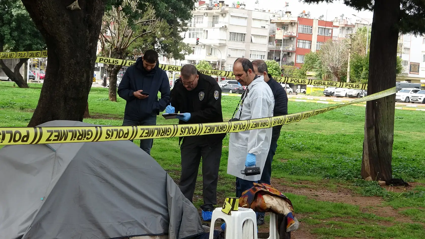 Çadırda yaşayan adam ölü bulundu: Cebinden bakın ne çıktı