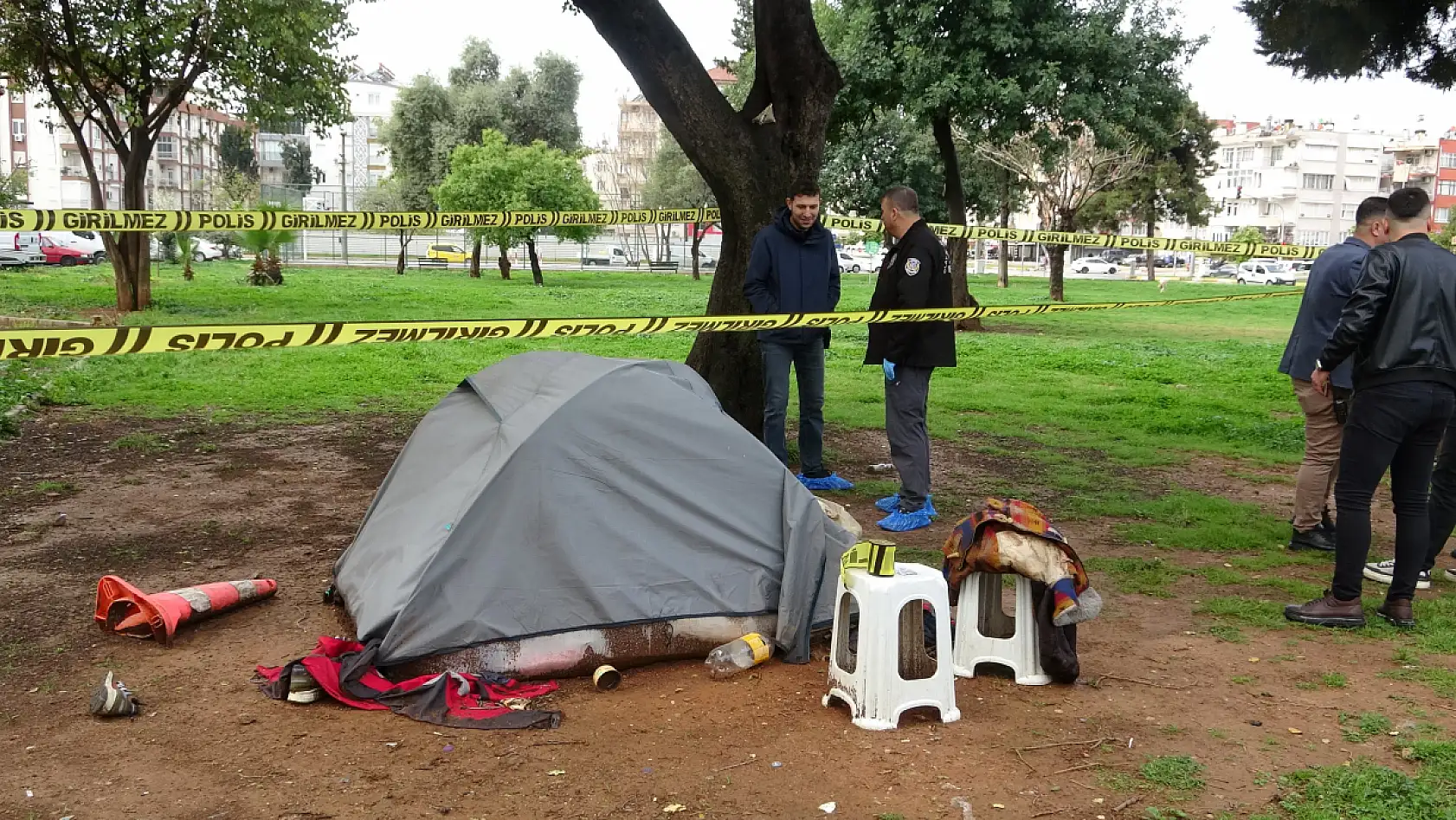 Çadırda yaşayan adam ölü bulundu: Cebinden bakın ne çıktı