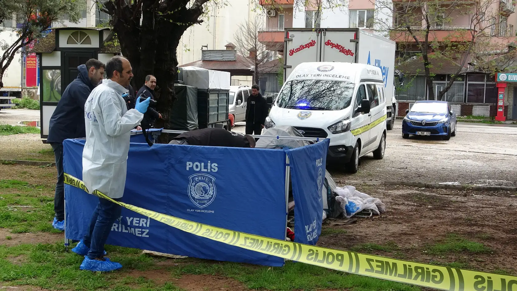 Çadırda yaşayan adam ölü bulundu: Cebinden bakın ne çıktı