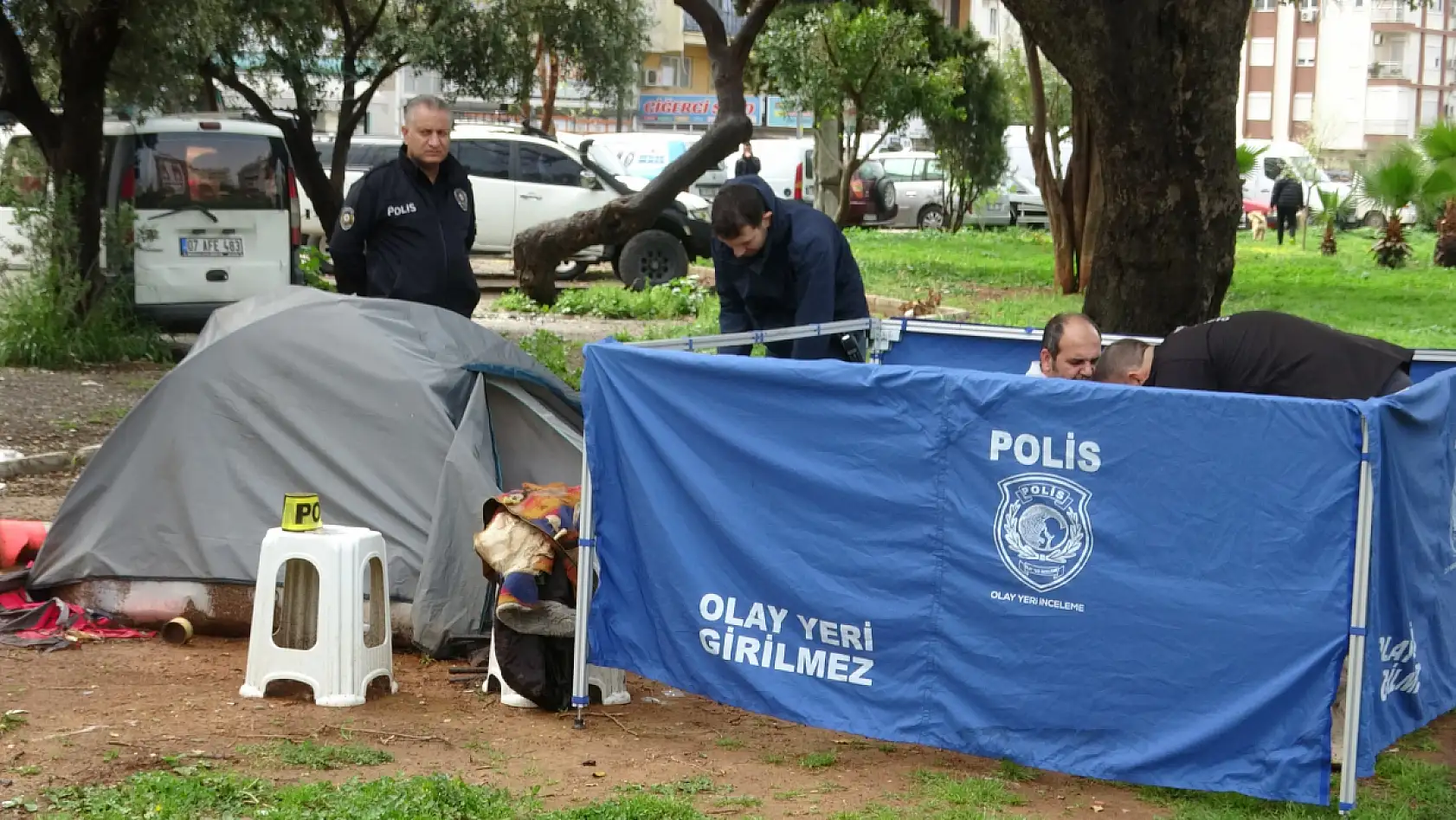 Çadırda yaşayan adam ölü bulundu: Cebinden bakın ne çıktı