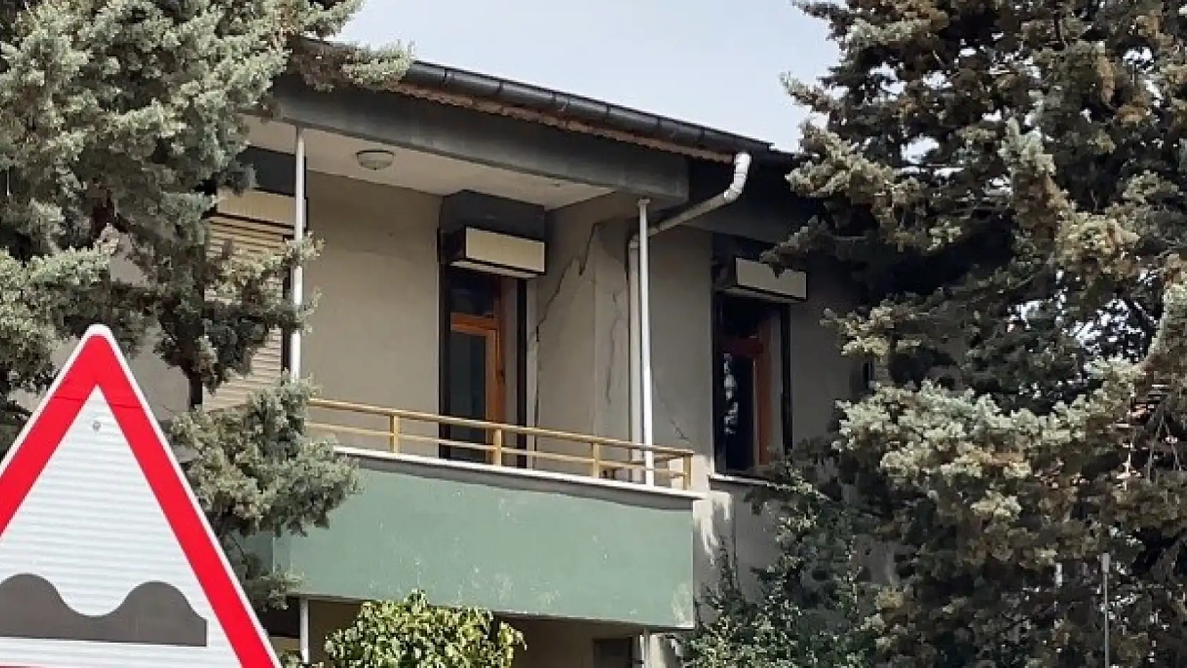 Konya merkezde meydana gelen deprem sonrası 2 bina tahliye edildi