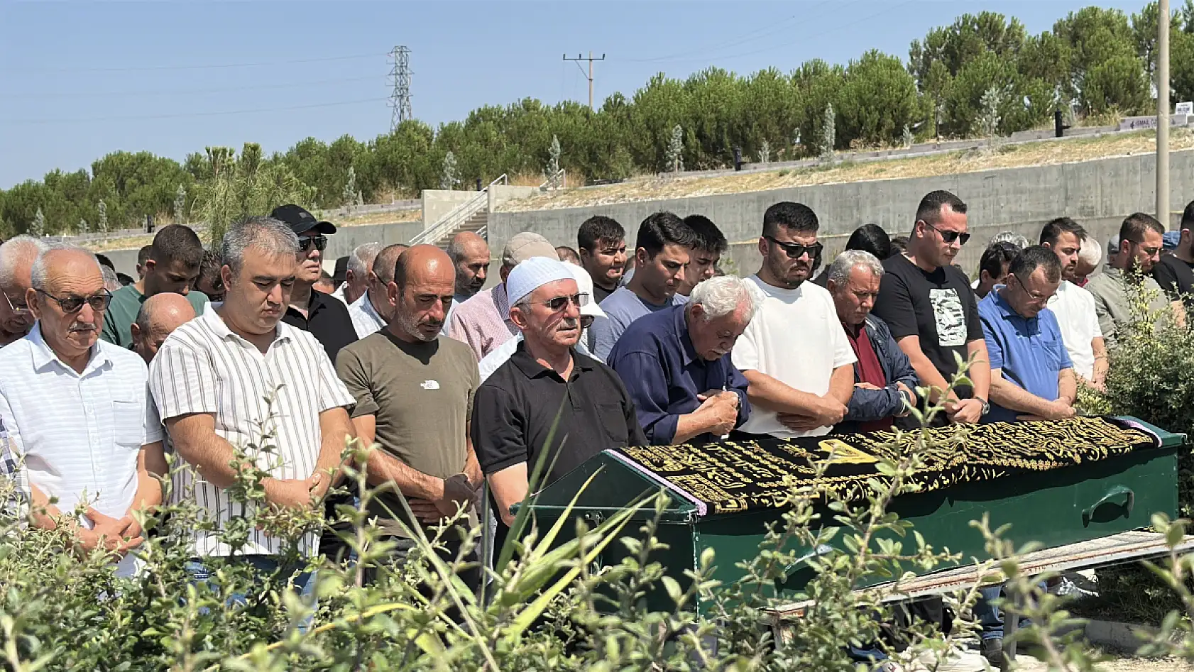 Düğününe saatler kala... Damatlık yerine kefen giydi