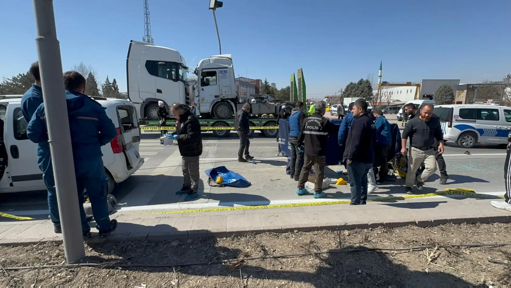 Konya merkezde ölümlü kaza! Gencin yakınları sinir krizi geçirdi